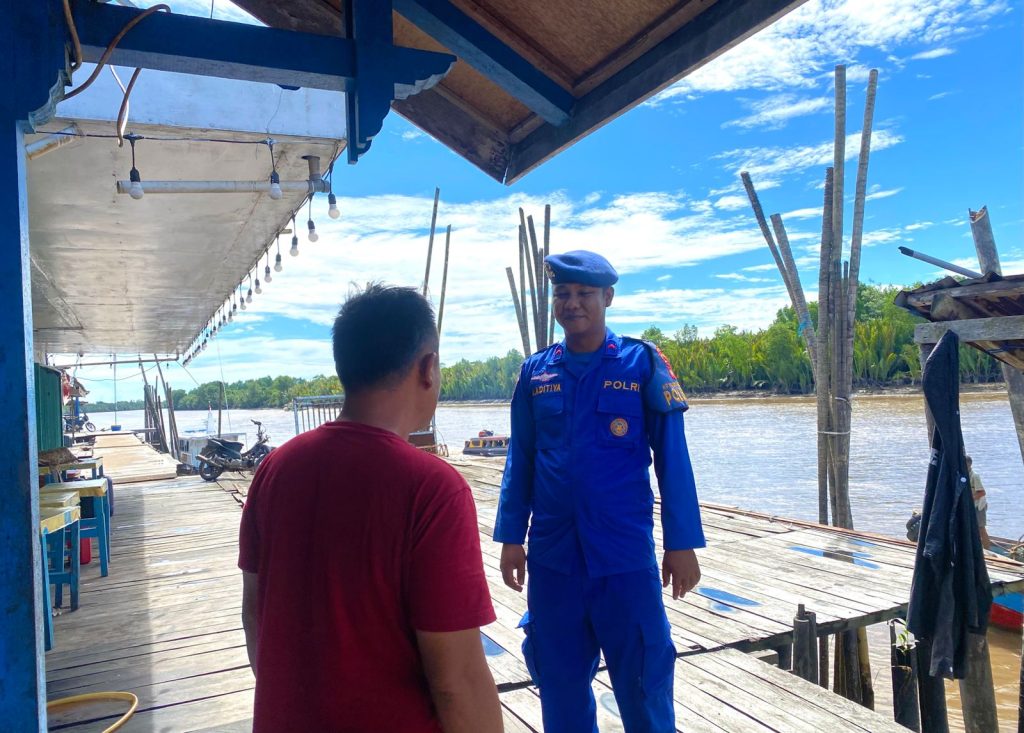 SAMPAIKAN PESAN KAMTIBMAS KE MASYARAKAT PERAIRAN KP.VI-2002 WILAYAH MUARA KUBU