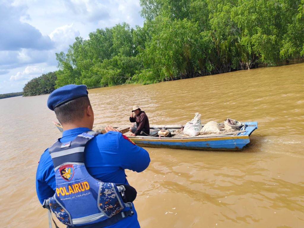 JANGAN GUNAKAN ALAT SETRUM SAAT MEMANCING ANGGOTA KP VI-2002 MUARA KUBU SAMPAIKAN HIMBAUAN KEPADA PEMANCING