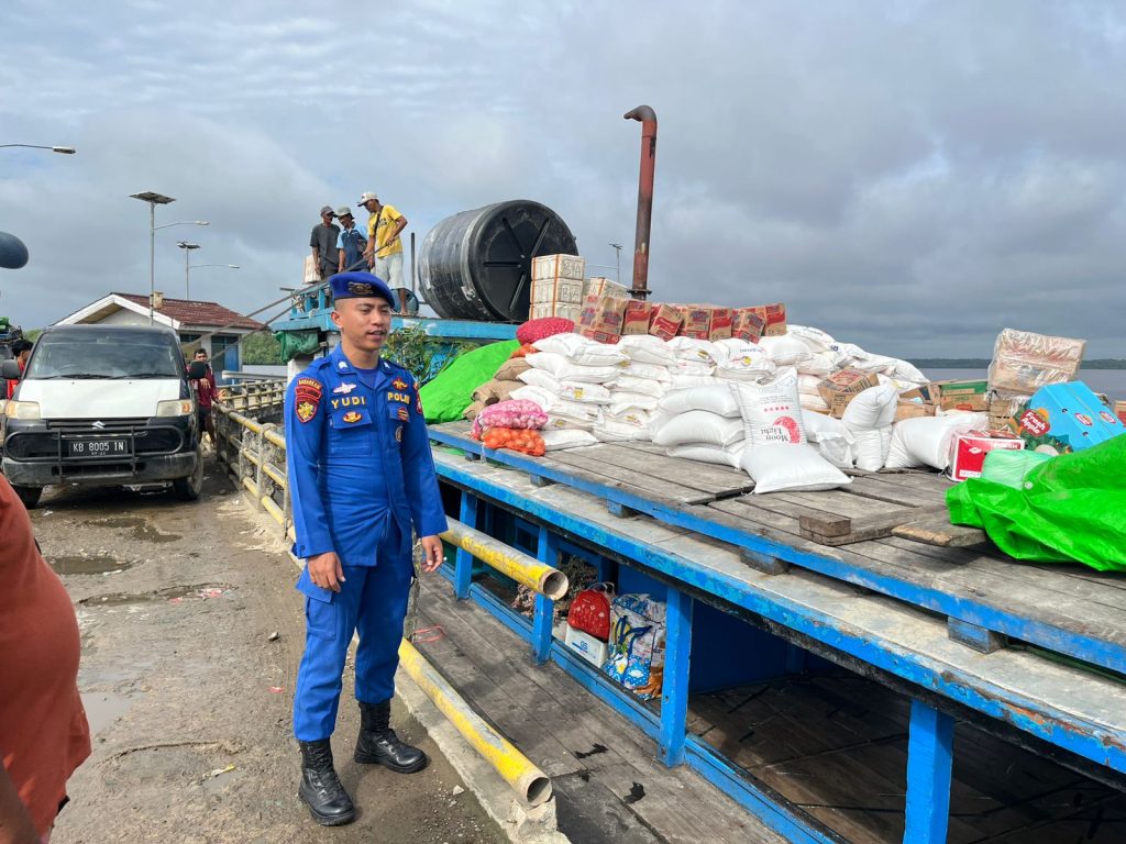 KP.VI-10-09 CEGAH BARANG ILEGAL YANG MASUK KE PERAIRAN TELUK BATANG