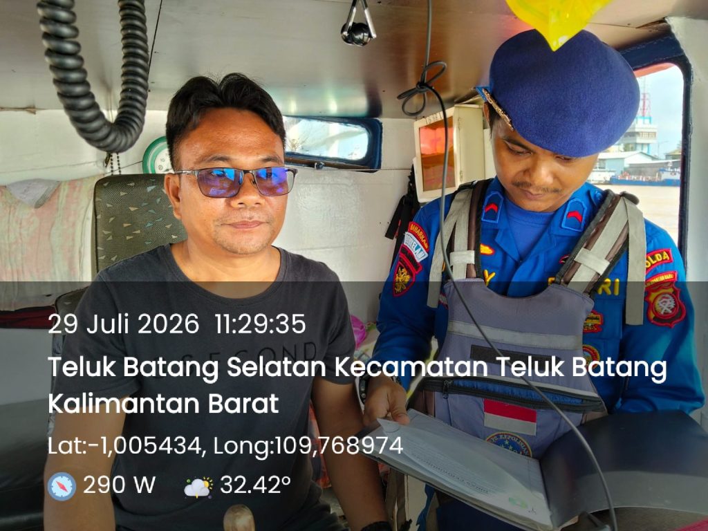 CEK ADMINISTRASI KAPAL, KP.VI-10-09 MELAKSANAKAN PEMERIKSAAN DOKUMEN KAPAL YANG AKAN BERLAYAR
