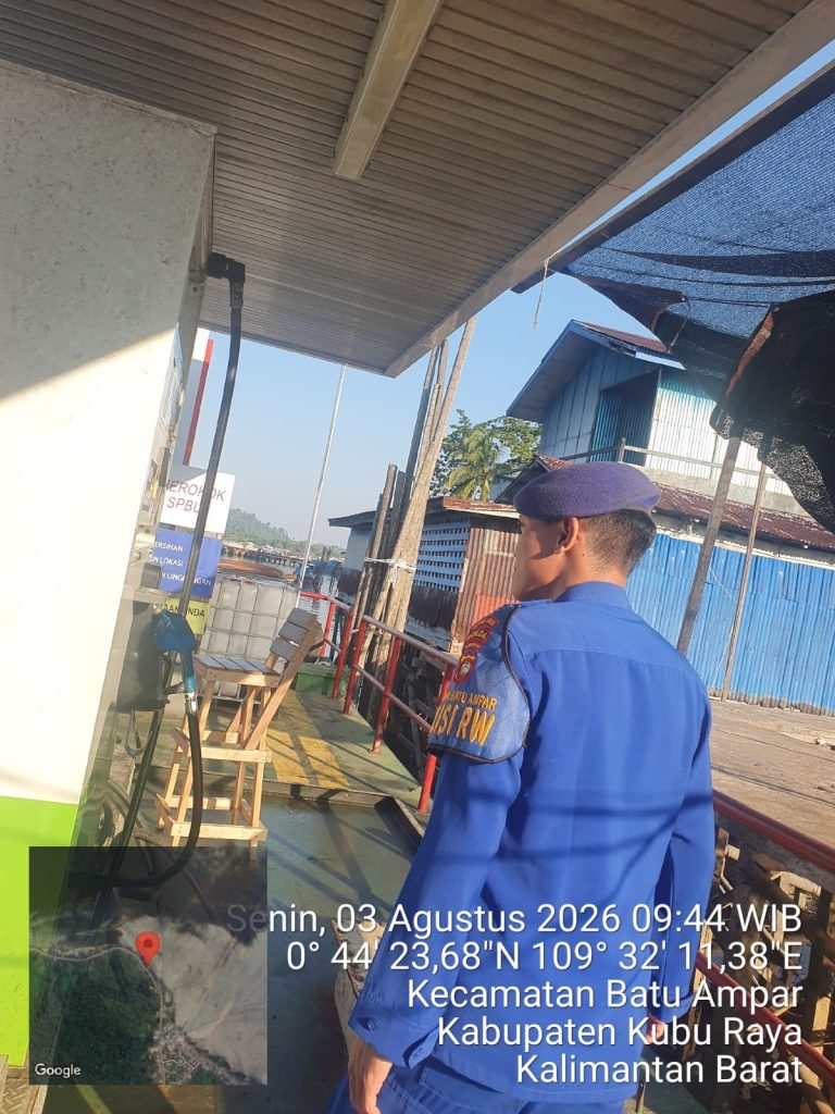 Anggota KP. VI-10-08 Batu Ampar melaksanakan Pam Was SPBN Batu Ampar