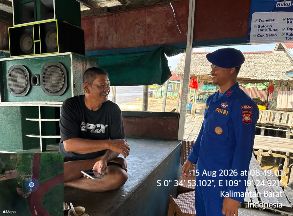 SAMPAIKAN PESAN KAMTIBMAS KE MASYARAKAT PERAIRAN PERSONEL KP. BIDARA VI-2002 WILAYAH MUARA KUBU MENJALIN KOMUNIKASI