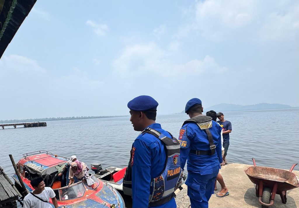PERSONIL KP VI.10-08 BATU AMPAR LAKSANAKAN PAMWAS SPEED TAMBANG DI PELABUHAN BATU AMPAR